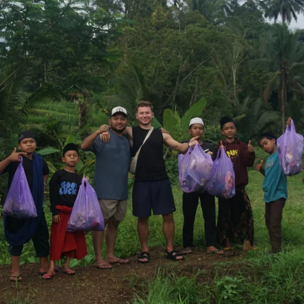 English Teaching in the Forest of Aik Berik Tourism Village